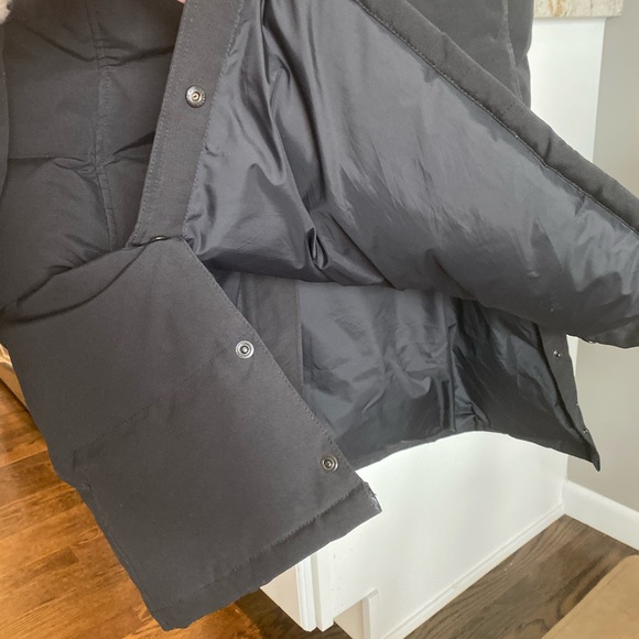 Additional Canada Goose Shelburne Paraka Photos. - Picture 5 of 7